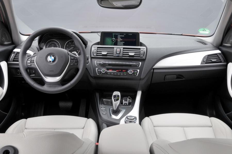  BMW 1-Series Urban Line 2012 года  (фото 32 из 82)